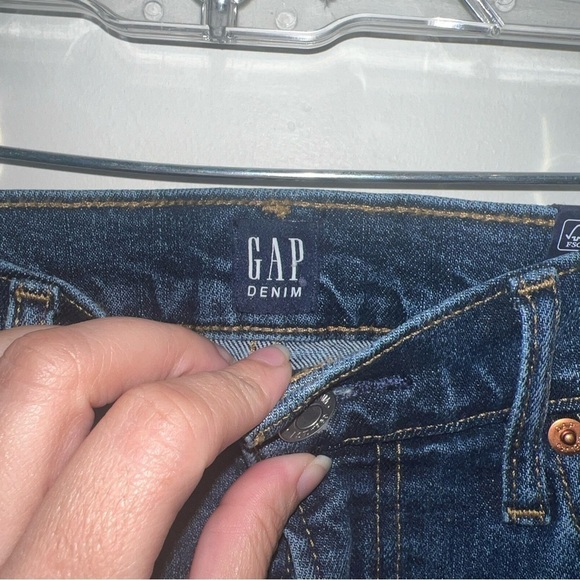 Gap High Rise Distressed Straight Jeans Women’s Size 28 NWT - Picture 4 of 6